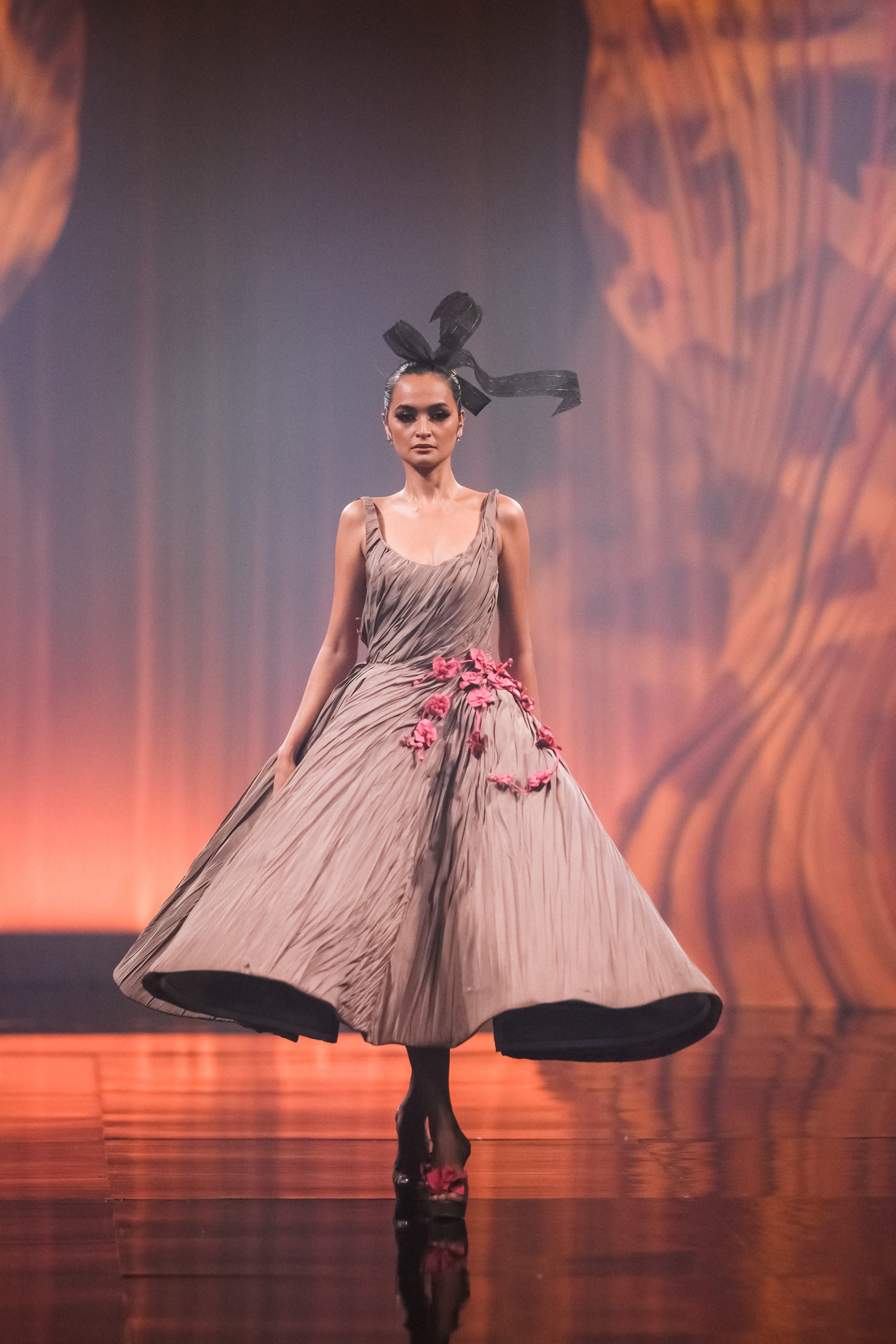 Jach Manere opens the show for Mark Bumgarner